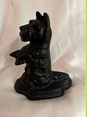 Cast Iron Scottie Dog Sitting up Doorstop 9" tall by 7 1/2" wide 0005